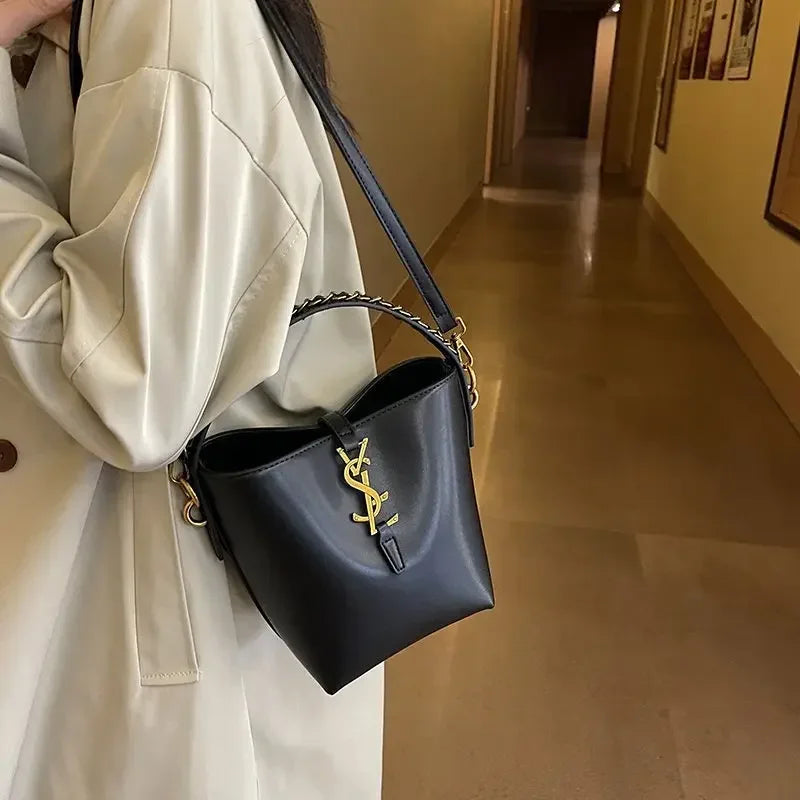 Luxury Bucket Bag, High - End Niche Design, Fashionable Shoulder Messenger Style